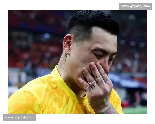 工体名场面！国安球迷狂嘘王大雷，赛后隔窗对骂引爆冲突